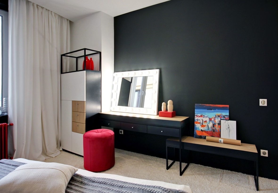 red-and-black-bedroom-theme